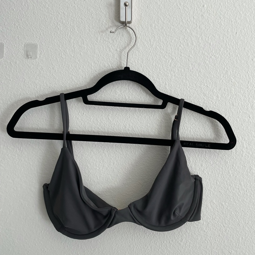 Top&bottom. Never worn. Buy separately or together